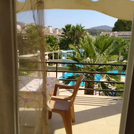 Melisa2 Tatil Evleri Havuzlu Denize Yakin Сasa de vacaciones