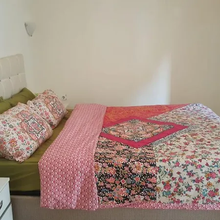 Melisa2 Tatil Evleri Havuzlu Denize Yakin